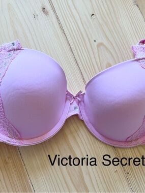 Victoria's Secret Light Pink Lace-Detail T-Shirt Bra
